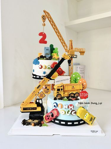 Bánh 2 tầng cần cẩu xe công trình  - Bé trai