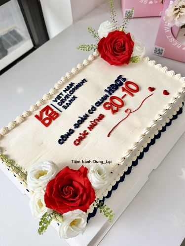 Bánh chữ nhật sz 20x 38 hoa tươi - Bánh chữ nhật