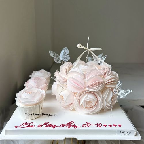 Bánh hoa giấy gạo 3 cupcake - Bé gái